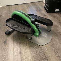 Compact Elliptical - Standing/Seated