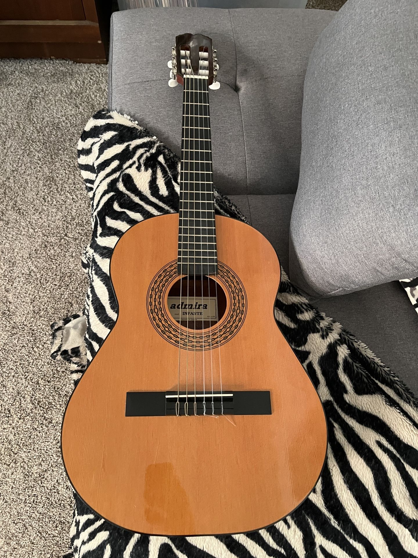 Admira Infante Spanish Guitar