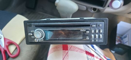 Classic Clarion cd player for car