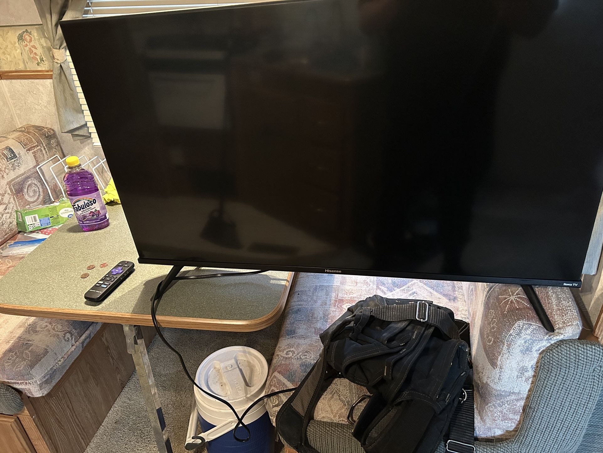 44 Inch Hisense Roku Tv Model # 40H4030f4