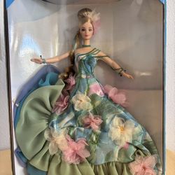 Collector Barbie - Water Lily Barbie Inspired by Claude Monet (1997) - “Artists Series “.