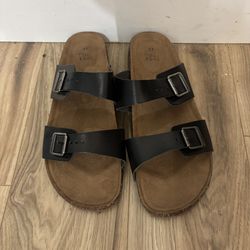 New Woman’s Sandals Size 11