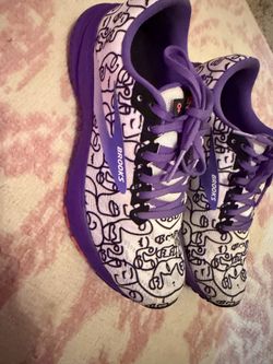 Brooks Sneakers