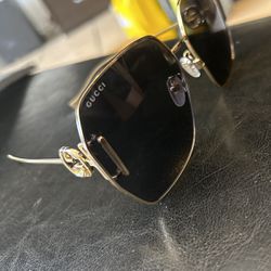GUCCI sunglasses 