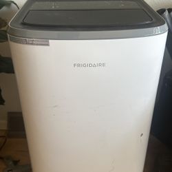 FHPW122AC1 Frigidaire Smart A/C