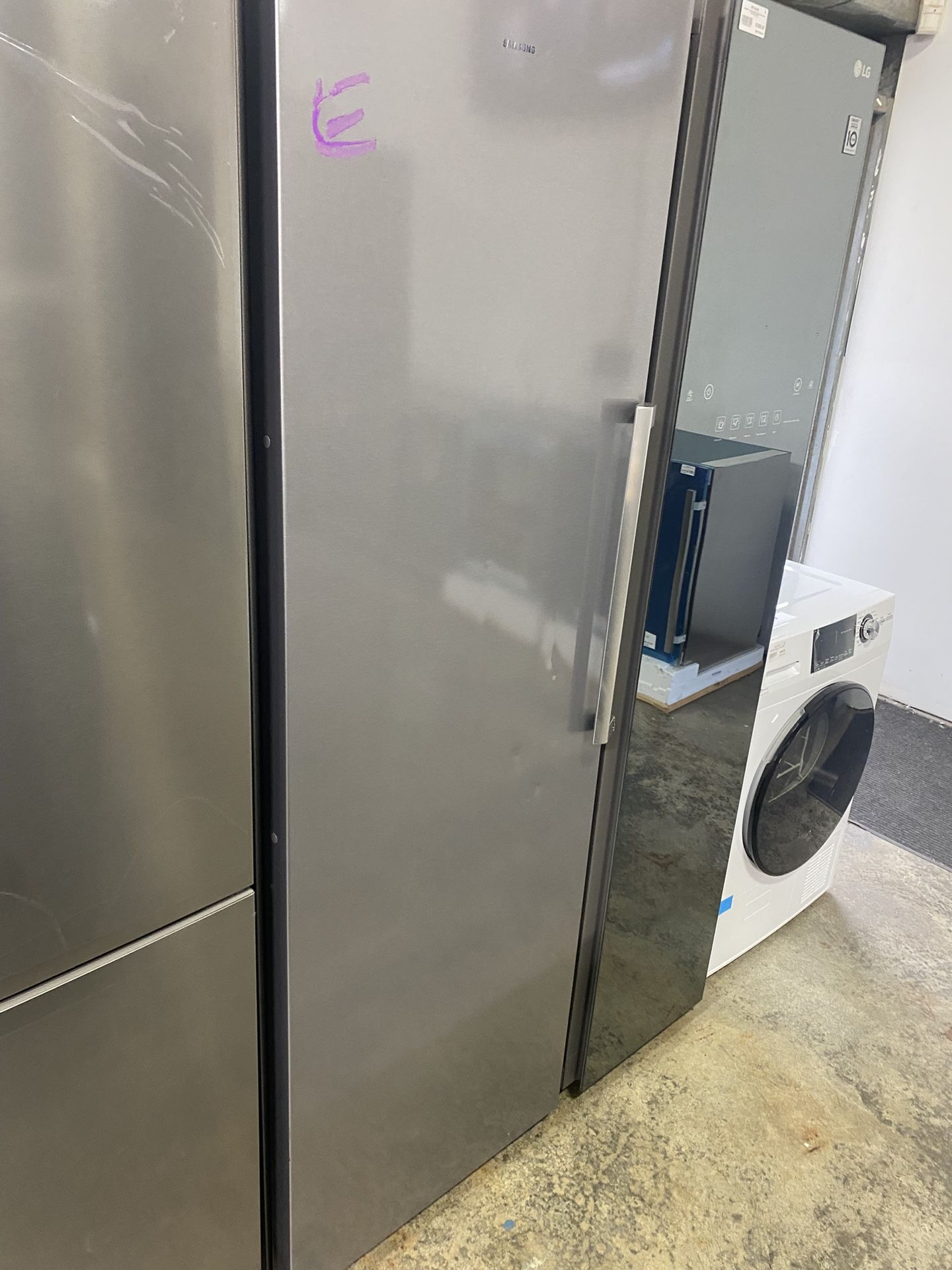 Samsung  RZ11M7074SA 24 Inch Upright Convertible Freezer with 11.4 Cu. Ft. Capacity $349 obo