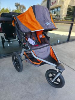 NEW! BOB Revolution jogging stroller