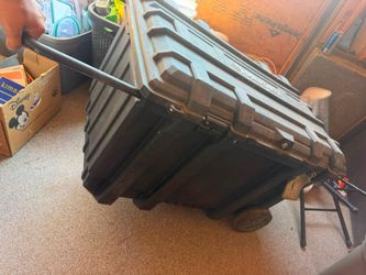 Husky Rolling Tool Box with Handle