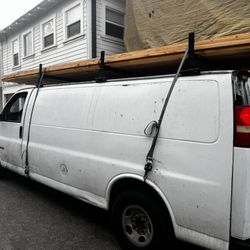 Chevy Express Van 2500