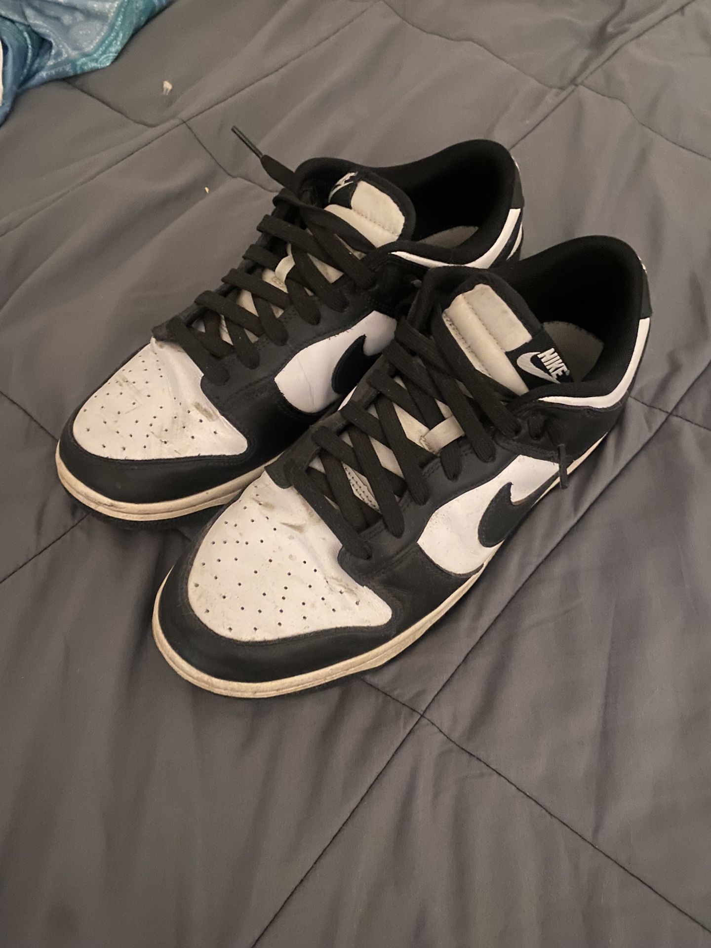 Nike Dunk Lows Panda