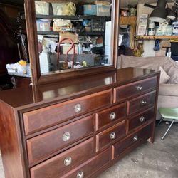 Dresser Drawer & Mirror 