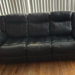 Black Leather Couches With Recliners