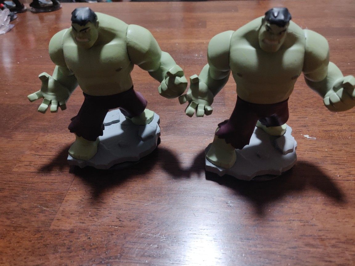 Disney infinity Hulk figurine, 2 Count