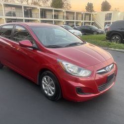 2012 Hyundai Accent 