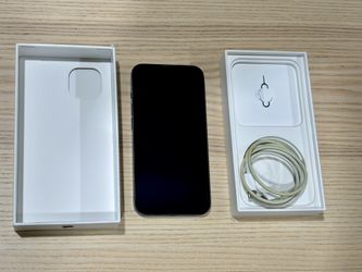 iPhone 13 Unlocked 128GB – $249 – Box & Accessories – Ready to Use