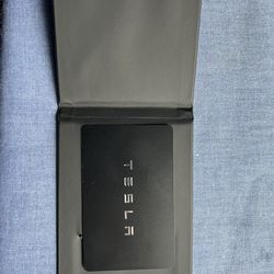 Tesla Key Card (1)
