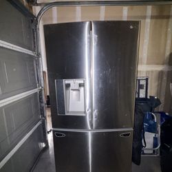 LG 29 cu ft French Door Refrigerator – New Compressor – Needs Ice/Water Repair