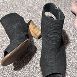 Paul Green Cayanne Peep Toe Heels Size 9 