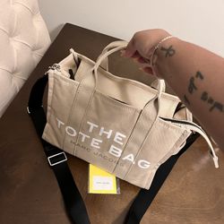 Marc Jacobs The Tote Bag Medium ( Included Free Steve Madden Wallet)