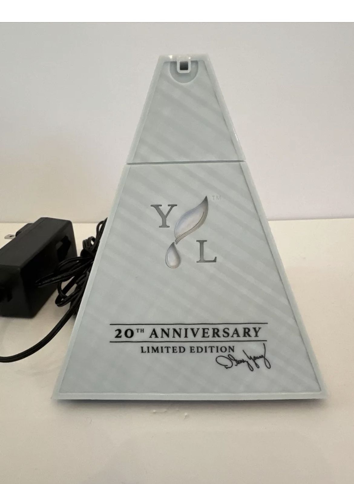 Young Living 20th Anniversary AromaLux Atomizing Diffuser Retired