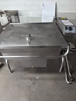Cleveland Tilt Skillet