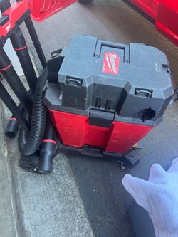 Milwaukee 12 Gal Vacuuum W/ Cart