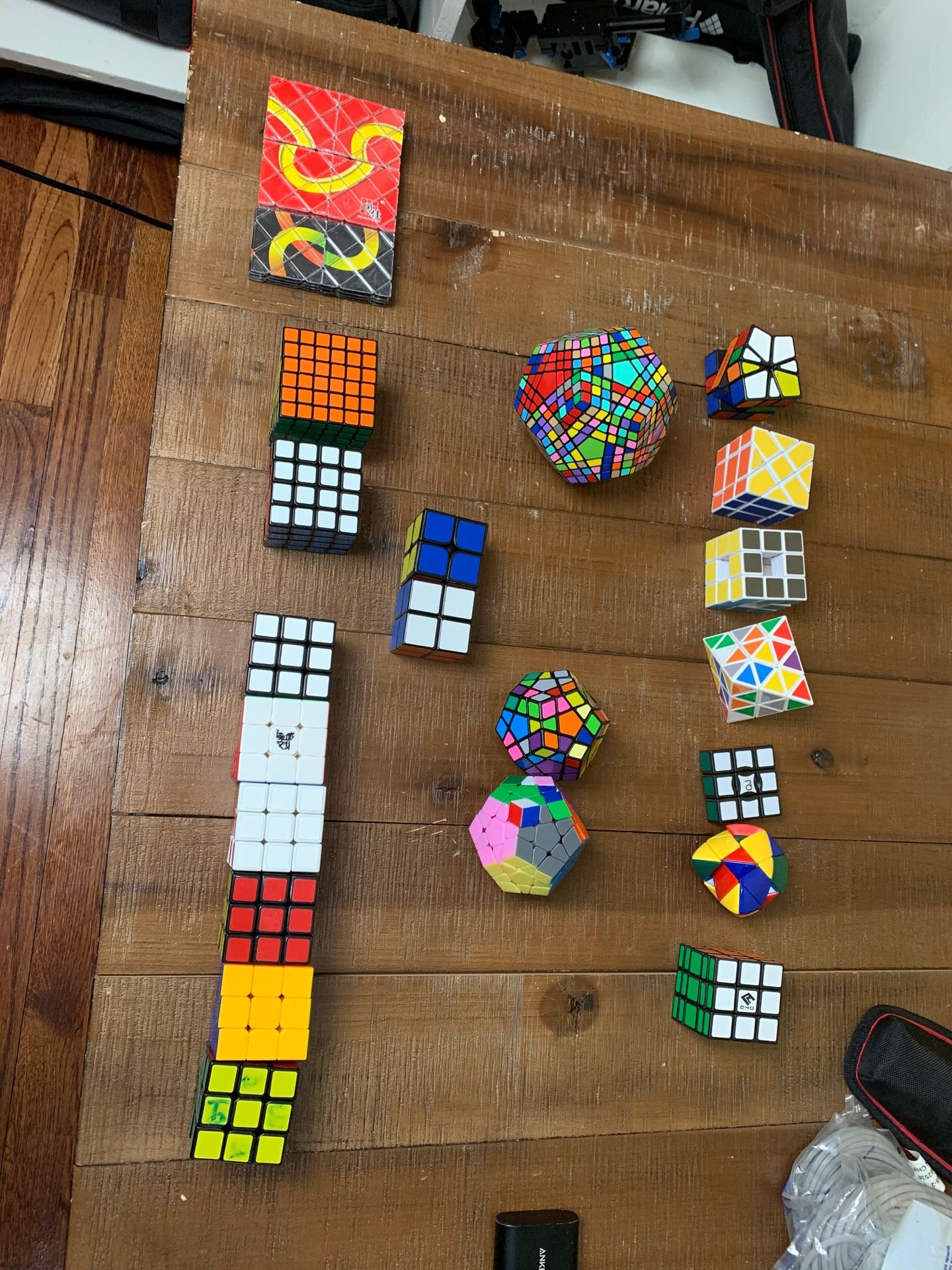 Rubicks cube collection, 23 puzzles