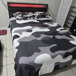 Full Size Bed With LEDs