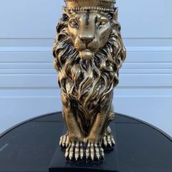The Crown lion statue