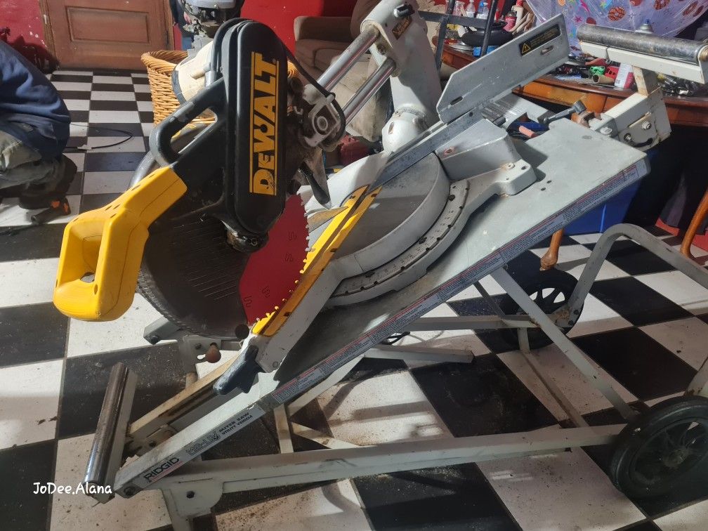Dewalt DW708 12" Radial Miter Saw 