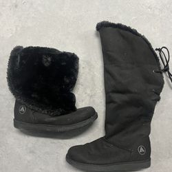 Airwalk Women’s Boots W/ Fur Size 7 1/2