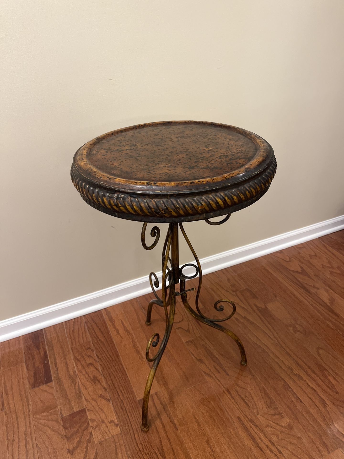 Metal Plant Stand/Table With Adjustable Height
