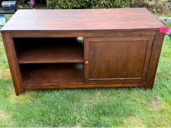Entertainment/TV Stand