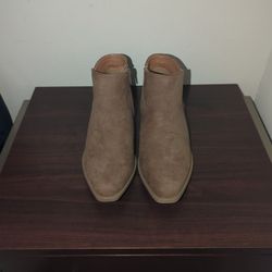 Qupid Ankle Booties