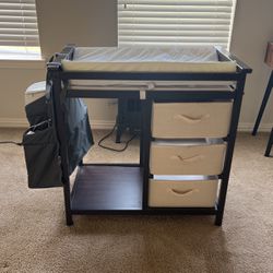Baby Changing Table With Accesories