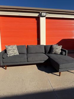 FREE DELIVERY! - Super Comfy Reversible Sectional Sofa Couch!