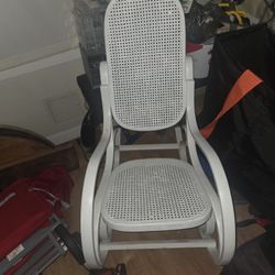 White Sleight Legs Rocking Chair