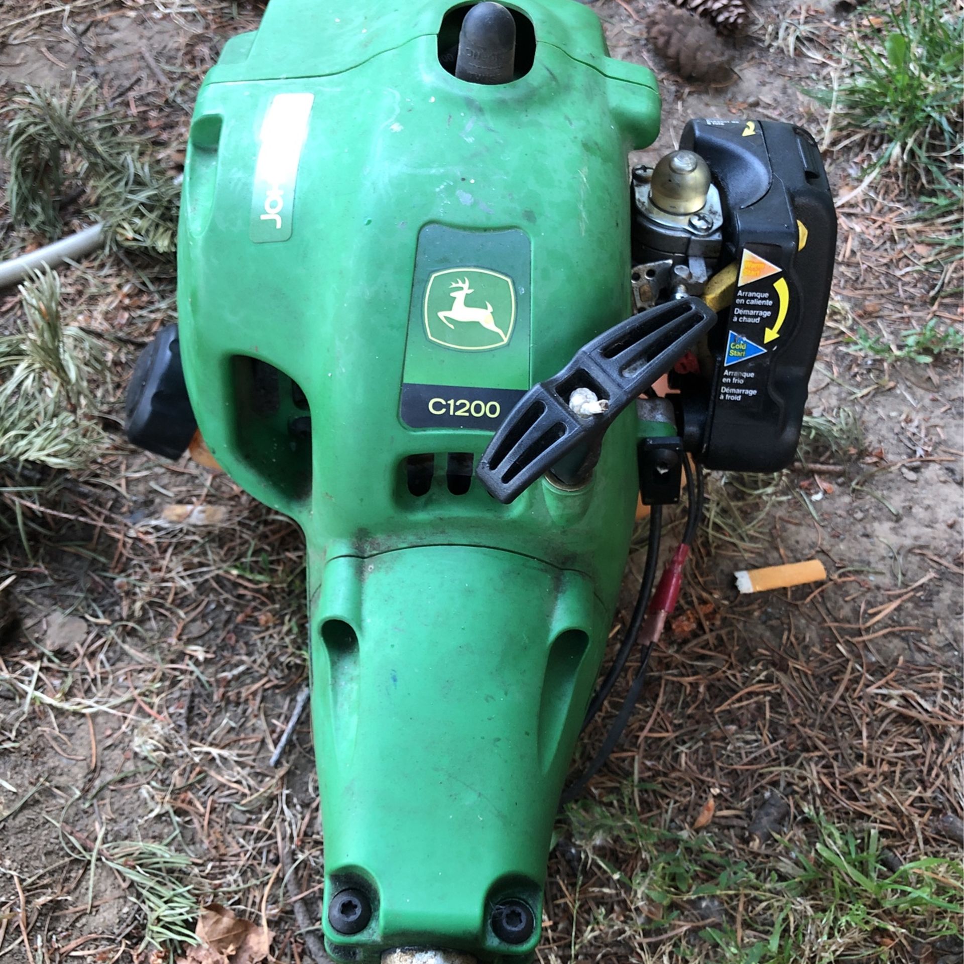 JOHN DEERE C1200 STRAIGHT SHAFT STRING TRIMMER