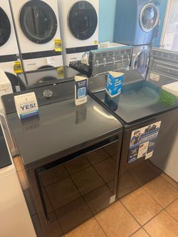 LG 5.5 Cu Ft Washer And Gas Dryer Top Load Set