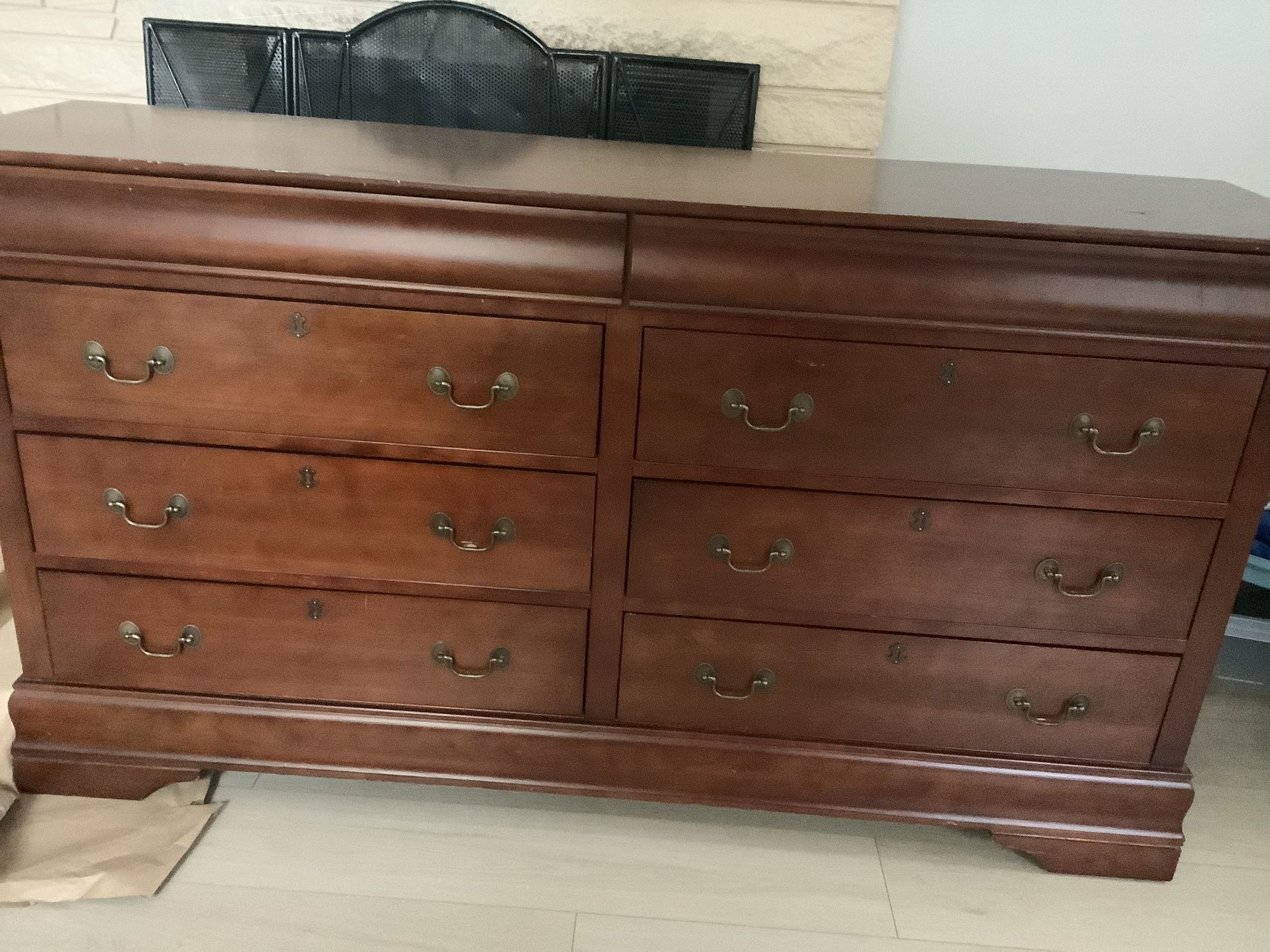 Dressers,chest drawers And 2 Night Stands