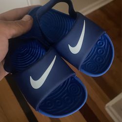 8c Nike Sandals