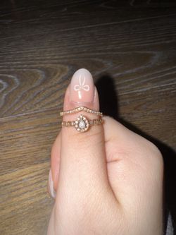 10K GOLD REAL DIAMOND RING