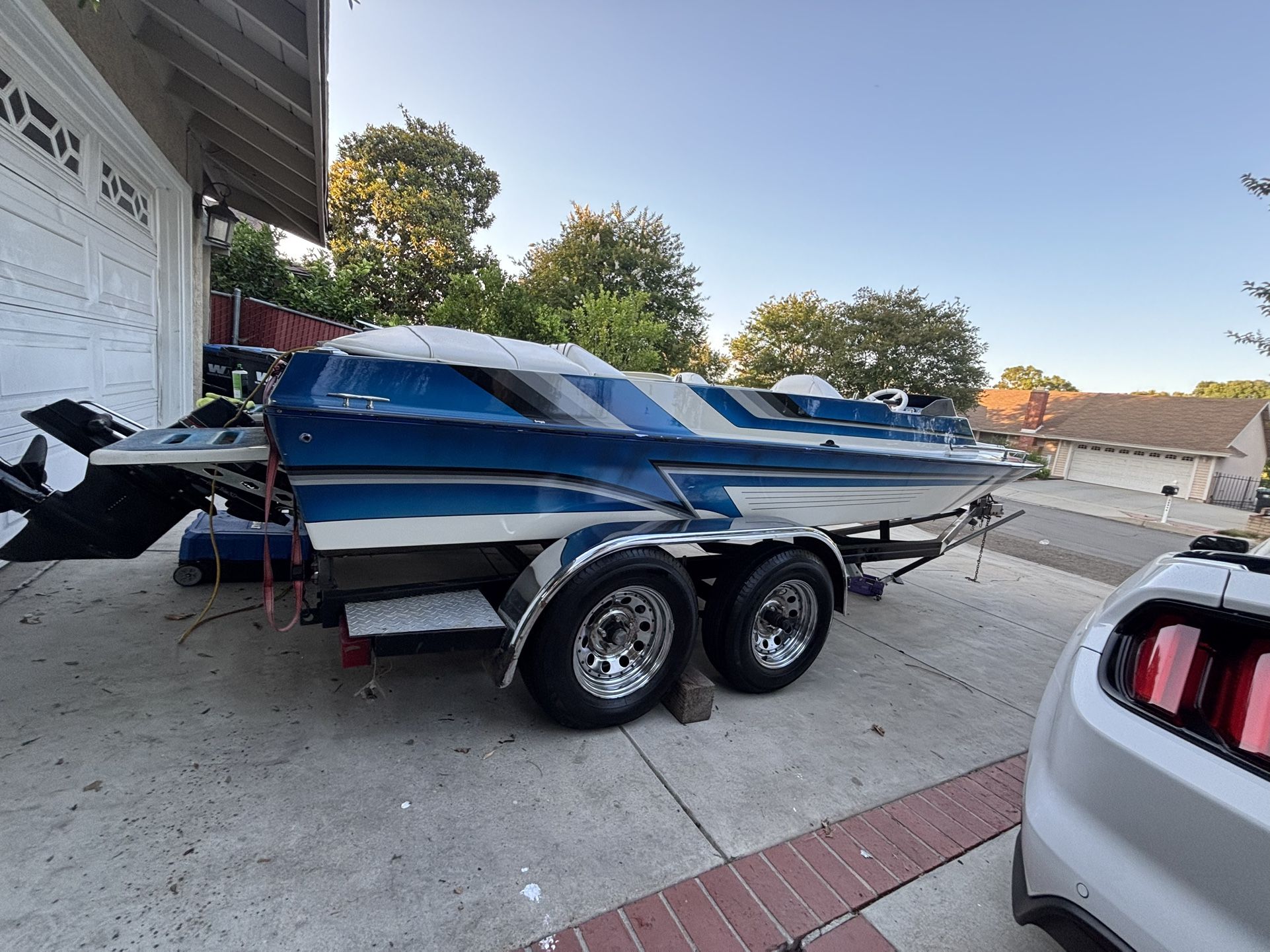 1991 Ultra 21ft low deck