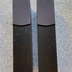 Polk Audio Floor Standing Speakers 33 Inches Tall In Great Shape