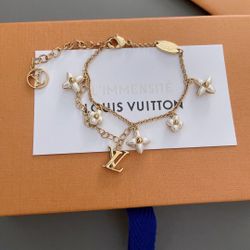 A very beautiful bracelet