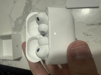Apple AirPods Pro w/ Charging Case