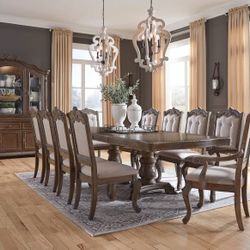 Charmond Diningroom Set 