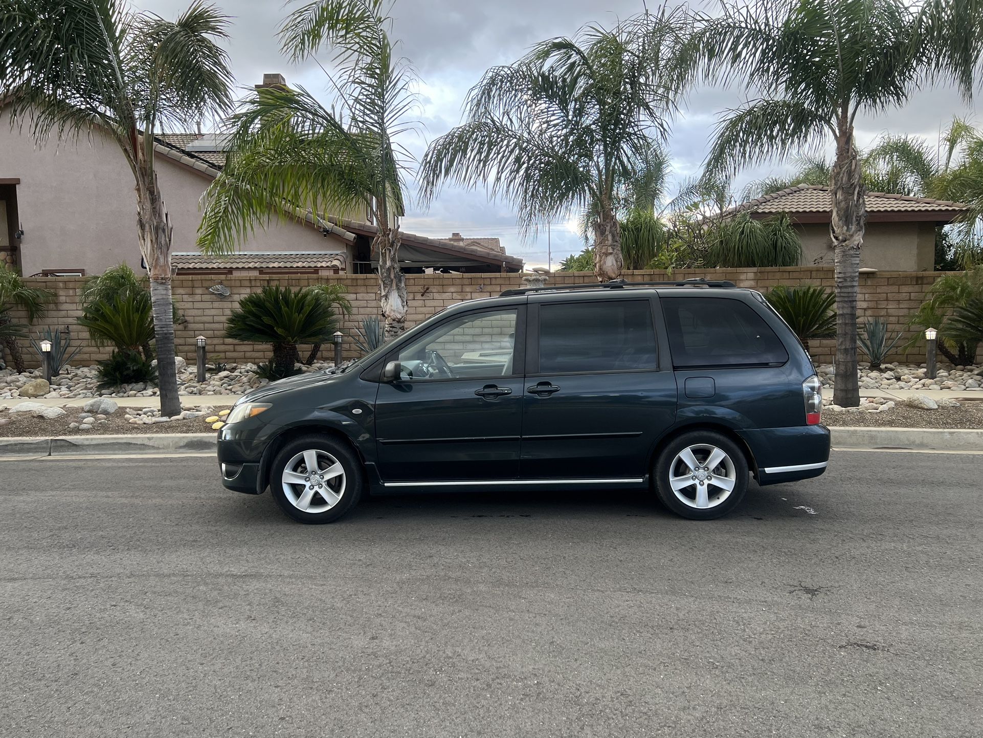 2006 Mazda MPV