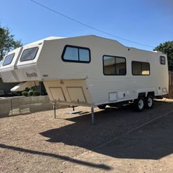 1988 Alpenlite  24 Ft Fully Self-Contained Good Condition