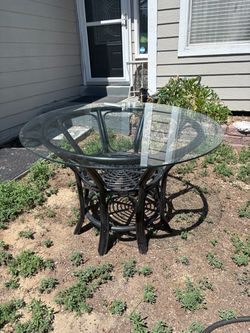 Round Glass Top Rattan Patio Table